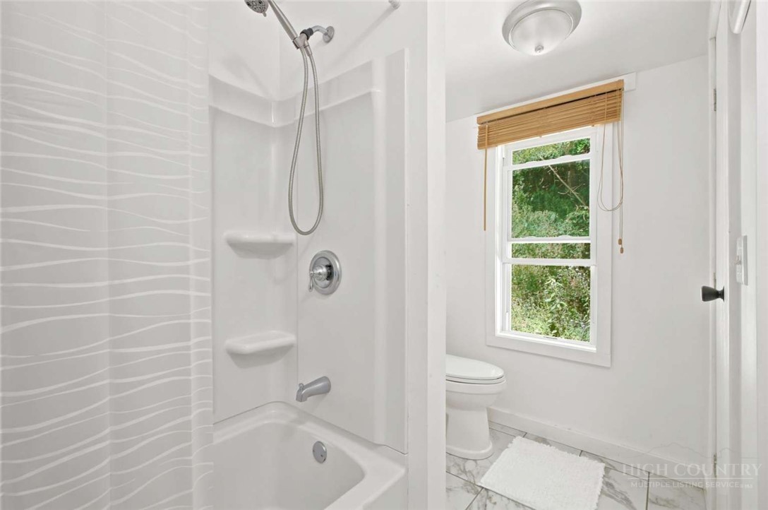 984 Cobbs Creek Road Boone, NC 28607 - Photo 7 of 25