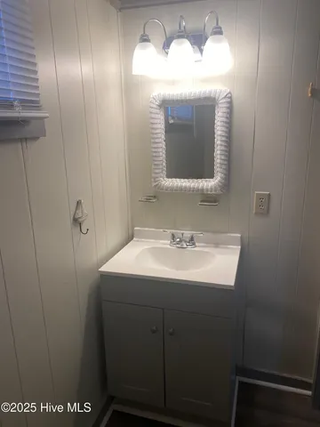 $1,600 | Undisclosed Address, Bath, NC 27808