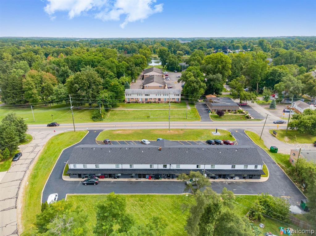 2475 South Commerce Road, Unit 10 Walled Lake, MI 48390 - Photo 11 of 31