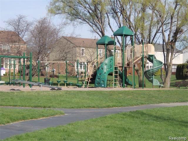 1631 Ridgecrest Rochester, MI 48306 - Photo 42 of 42 image.jpg