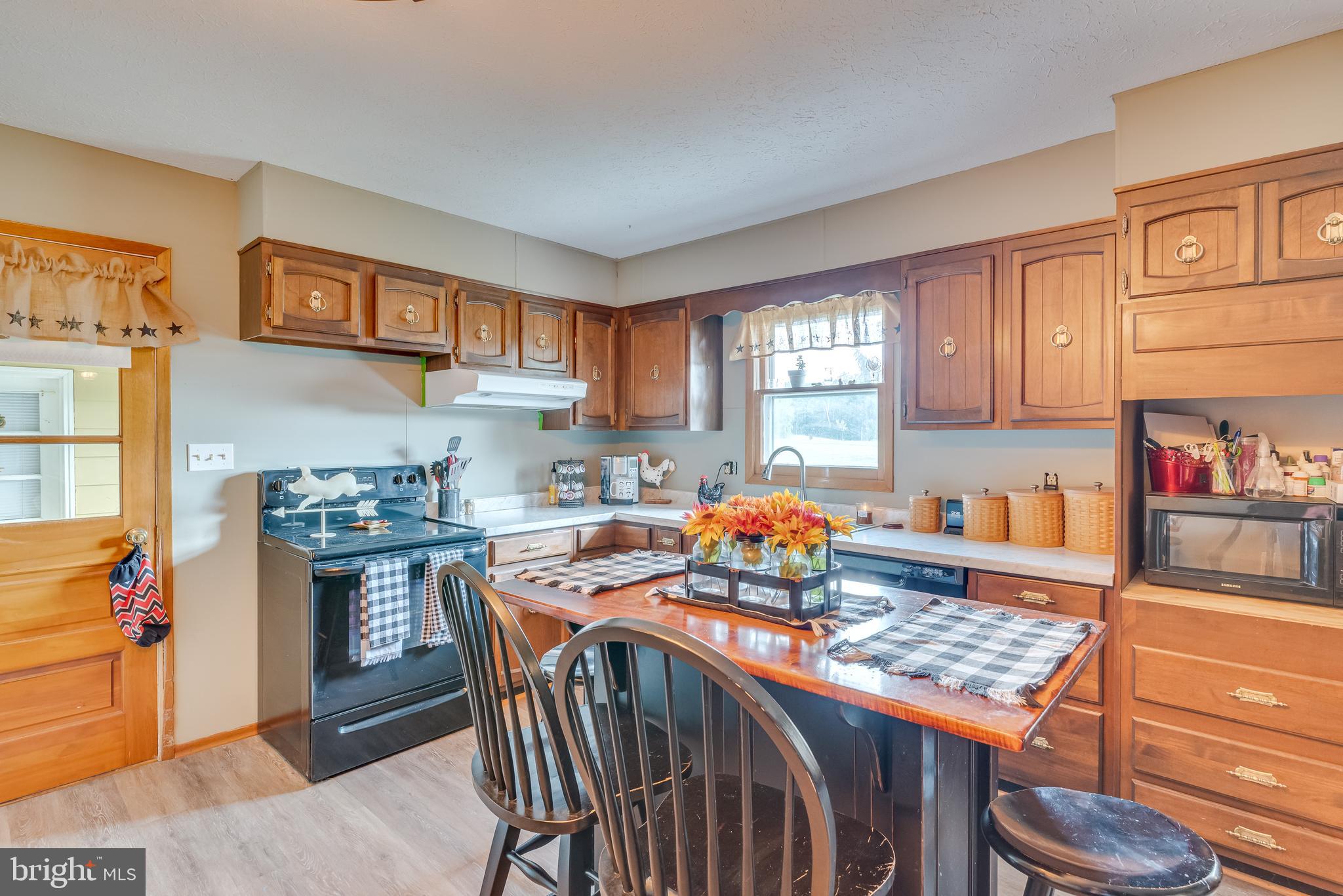 271 Tabor Road Berkeley Springs, WV 25411 - Photo 20 of 29 Kitchen