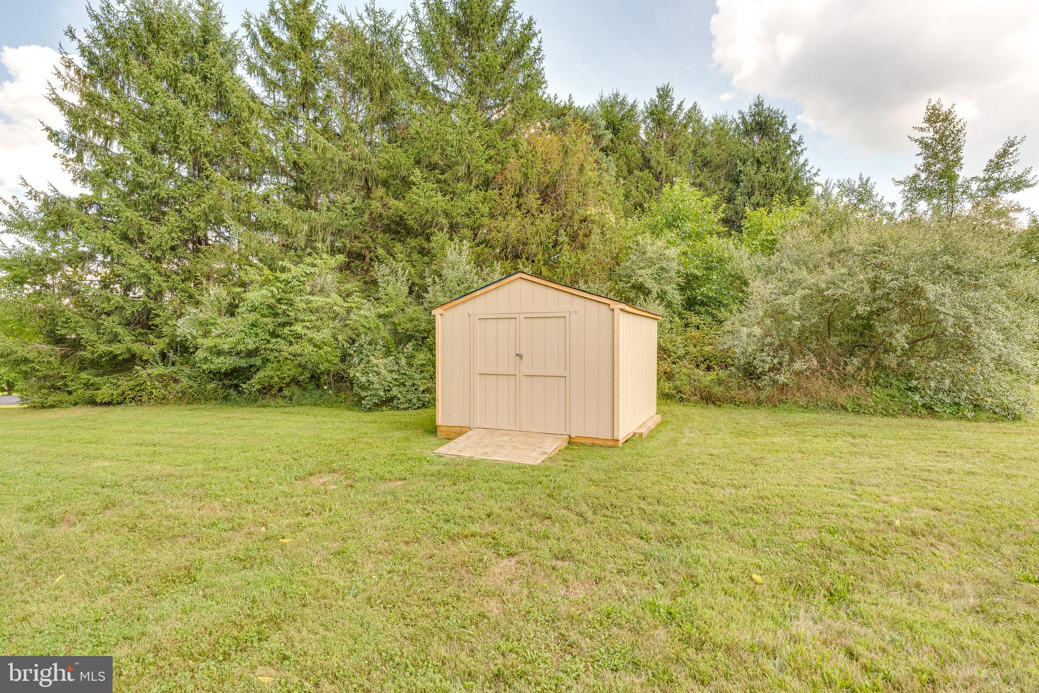 271 Tabor Road Berkeley Springs, WV 25411 - Photo 9 of 29 Shed Conveys