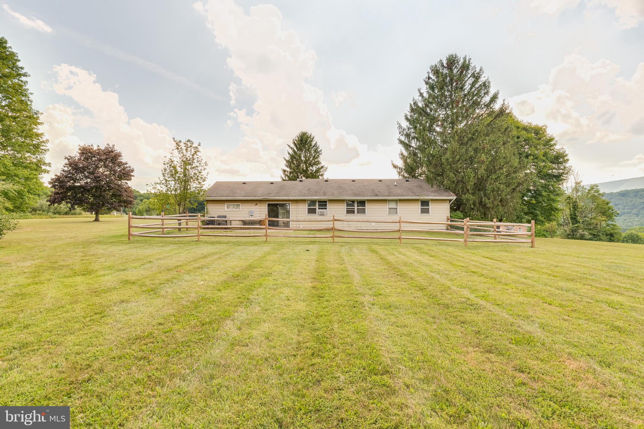 271 Tabor Road Berkeley Springs, WV 25411 - Photo 10 of 29 Rear