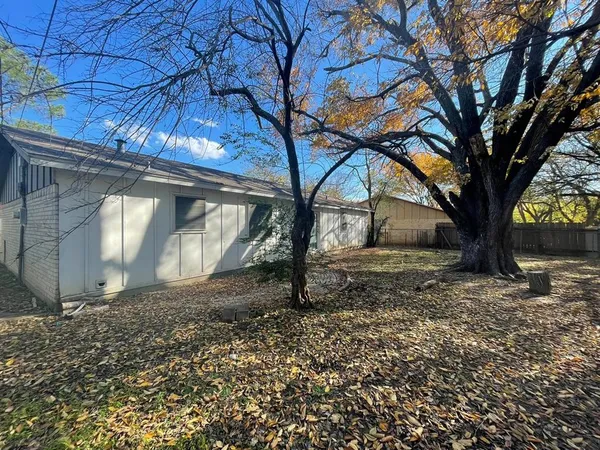 $1,775 | 6840 Margaret Drive, Forest Hill, TX 76140