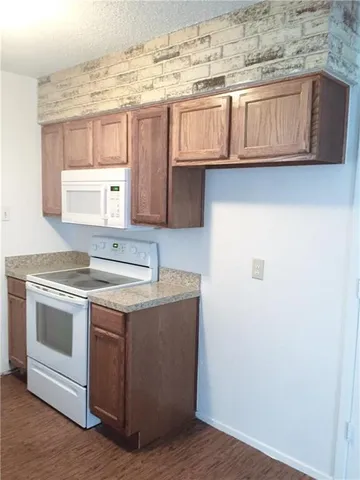 $1,900 | 6840 Margaret Drive, Forest Hill, TX 76140