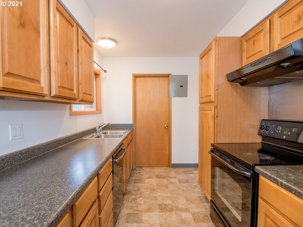 52366 Southwest 2nd Street Scappoose, OR 97056 - Photo 8 of 25 Gallery Image 8