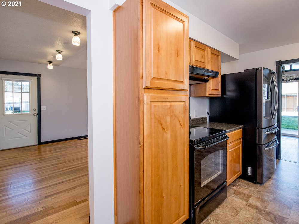52366 Southwest 2nd Street Scappoose, OR 97056 - Photo 9 of 25 Gallery Image 9