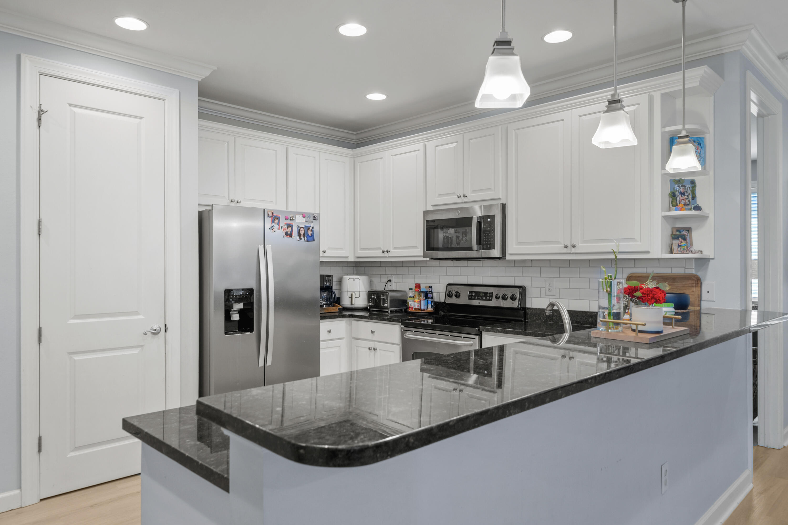 162 Christian Drive Santa Rosa Beach, FL 32459 - Photo 10 of 47 Kitchen/ Breakfast Bar