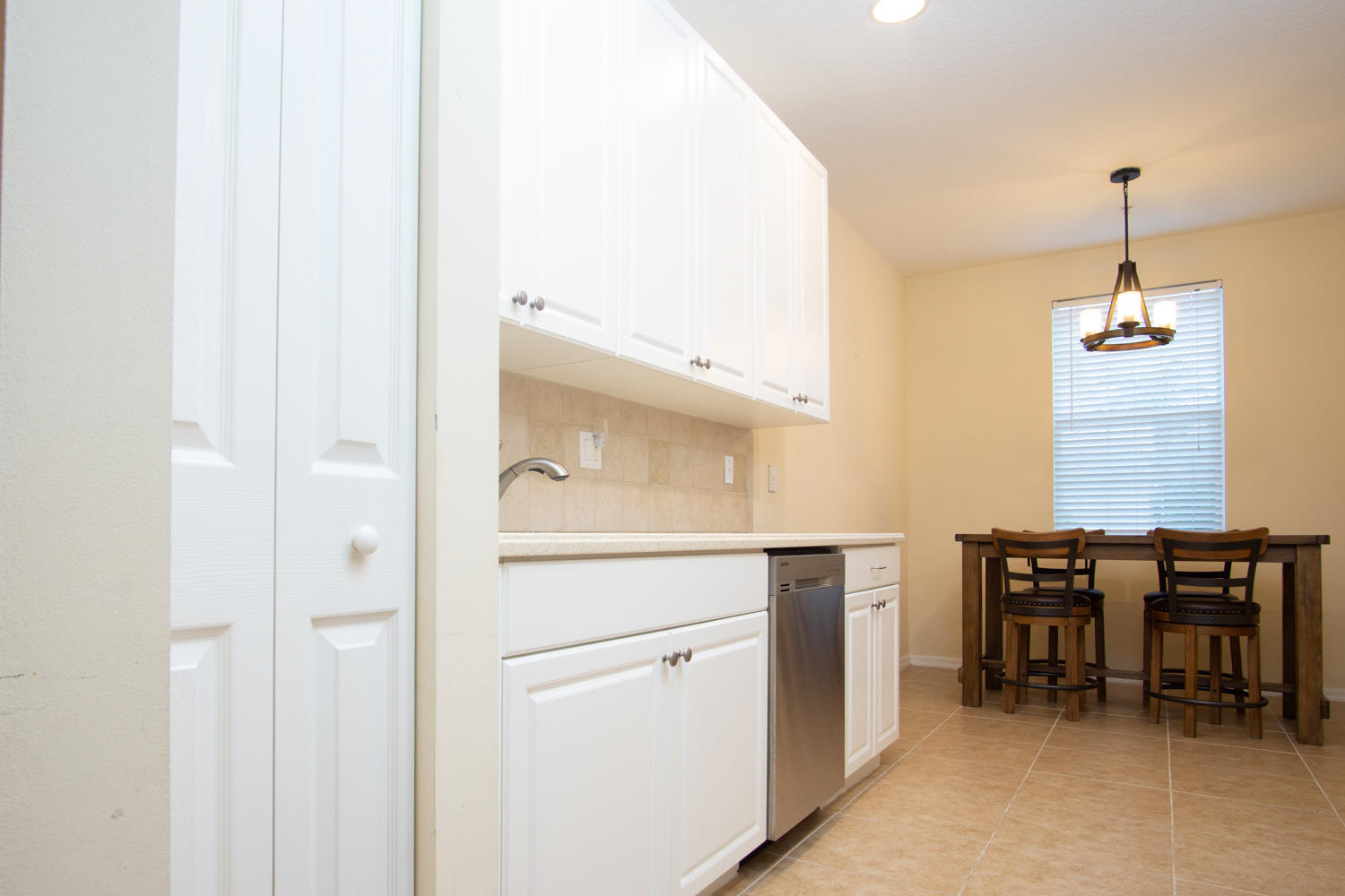 1549 Frederick Small Road Jupiter, FL 33458 - Photo 5 of 36 Kitchen/Dining