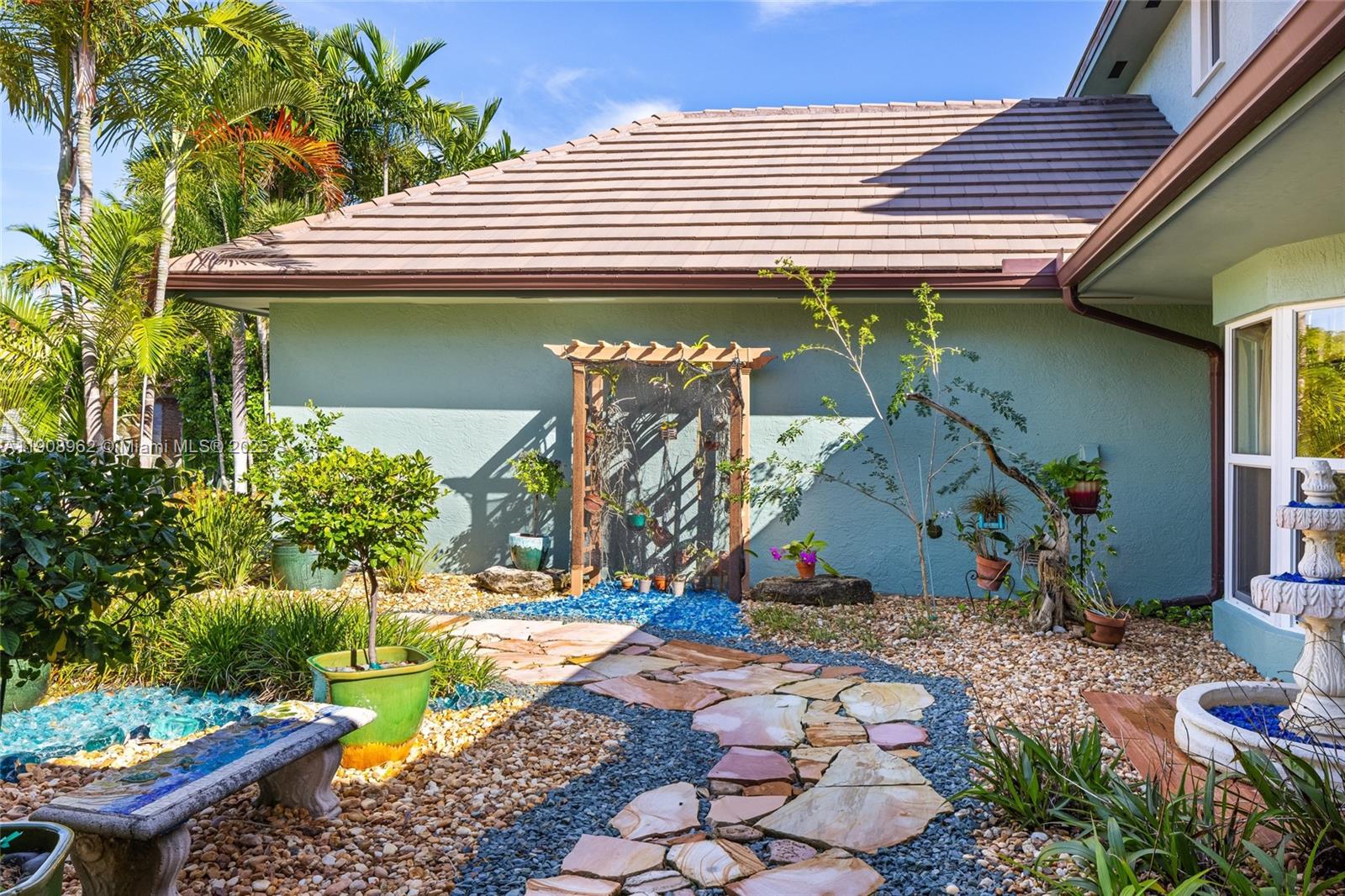 70 Bay Colony Lane Fort Lauderdale, FL 33308 - Photo 12 of 97 a front view of a house