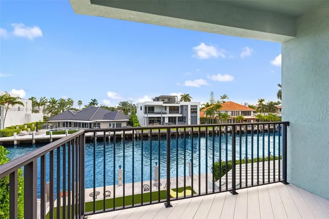 $30,000 | 70 Bay Colony Lane, Fort Lauderdale, FL 33308