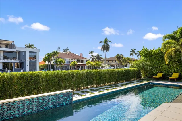 $30,000 | 70 Bay Colony Lane, Fort Lauderdale, FL 33308