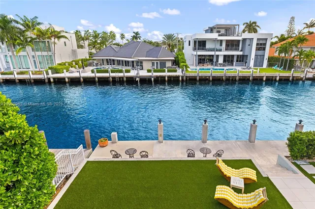 $30,000 | 70 Bay Colony Lane, Fort Lauderdale, FL 33308