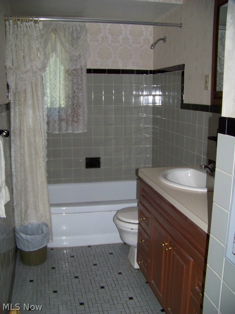 5491 Roy Road Cleveland, OH 44143 - Photo 19 of 19 One of the baths -