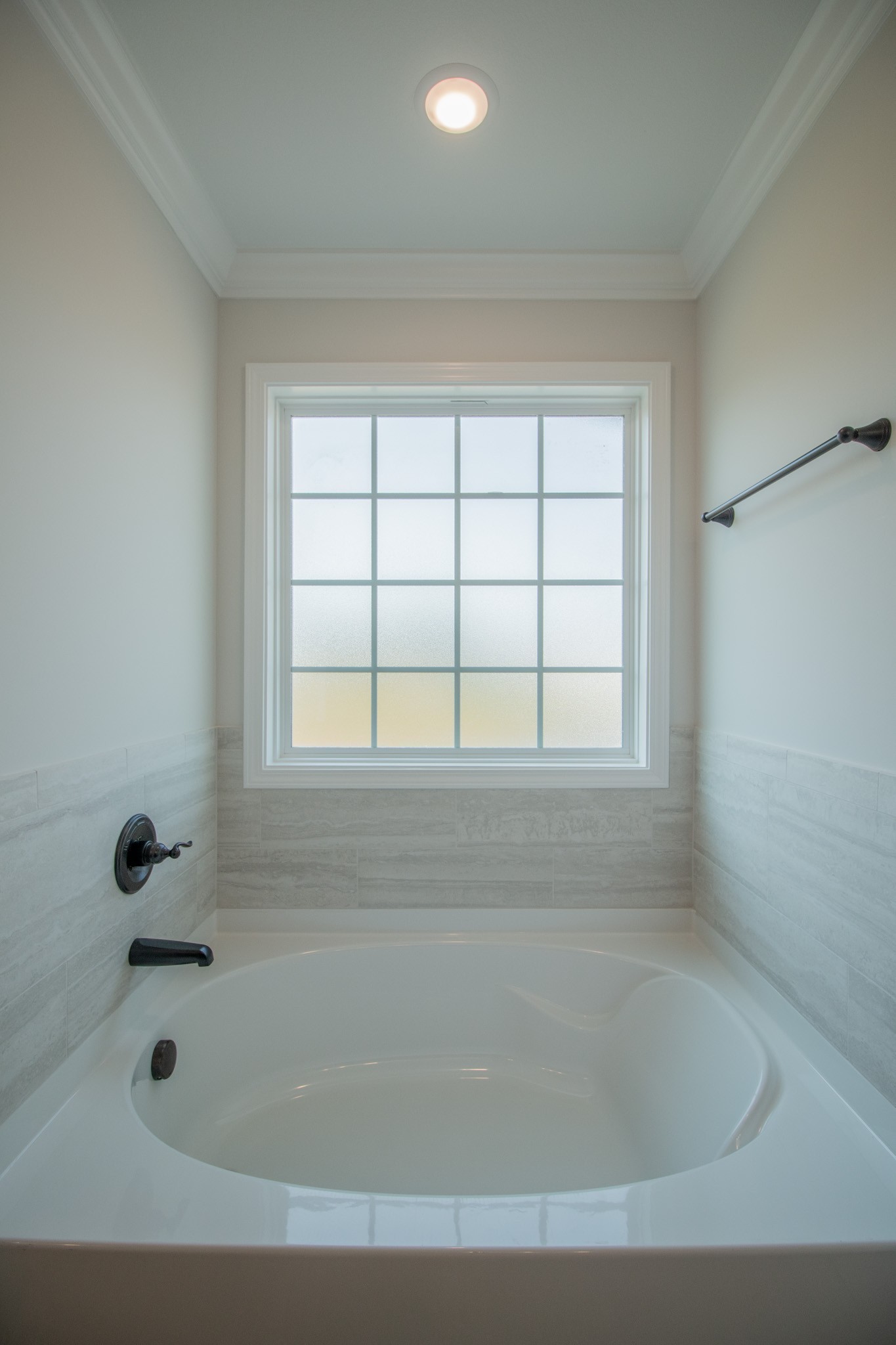 362 Timber Springs Clarksville, TN 37042 - Photo 13 of 24 a bathroom with a bathtub