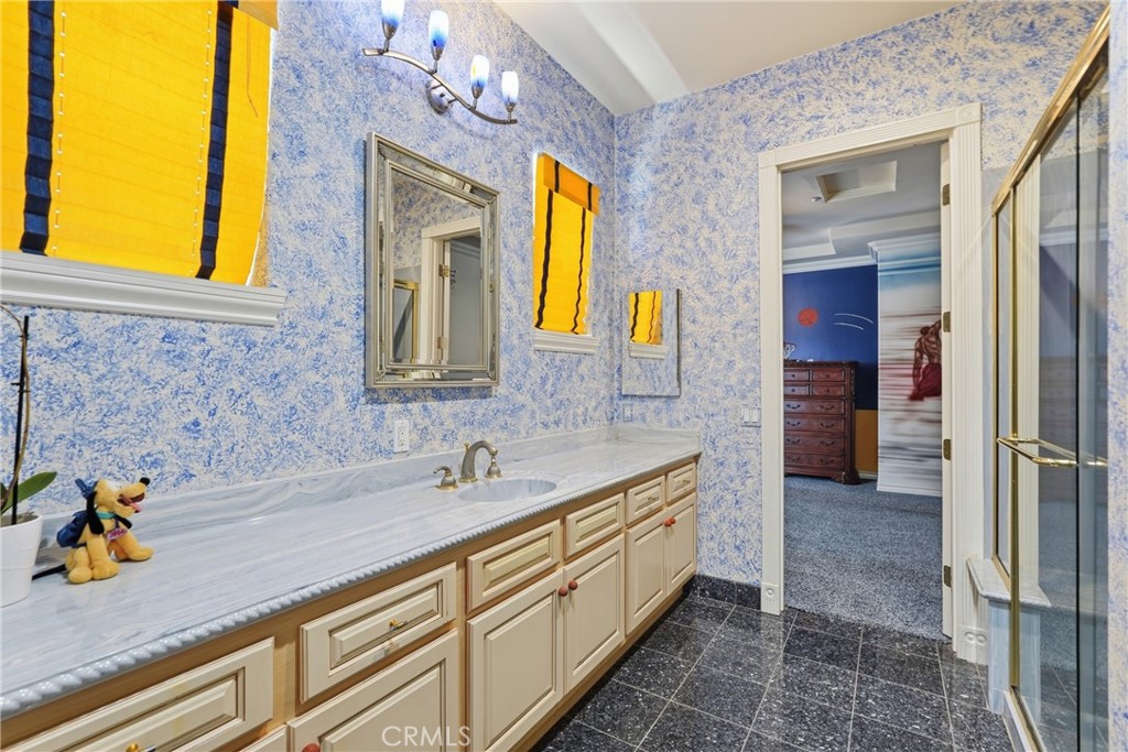 7252 Boice Lane Riverside, CA 92506 - Photo 45 of 59 Third bedroom bathroom