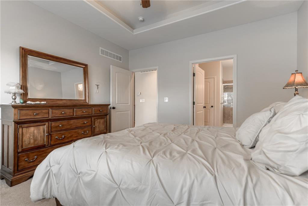 23718 West 88th Terrace Lenexa, KS 66227 - Photo 19 of 37