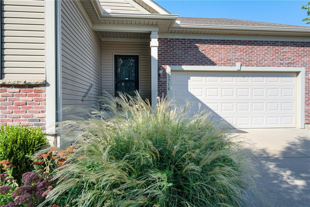 23718 West 88th Terrace Lenexa, KS 66227 - Photo 2 of 37