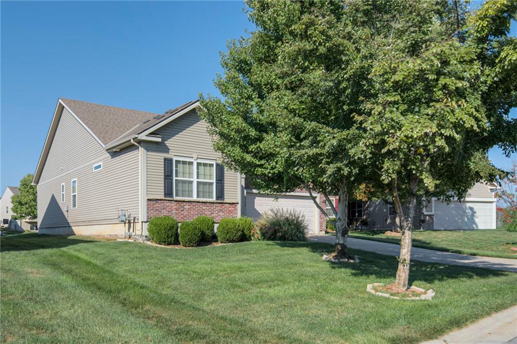 23718 West 88th Terrace Lenexa, KS 66227 - Photo 3 of 37