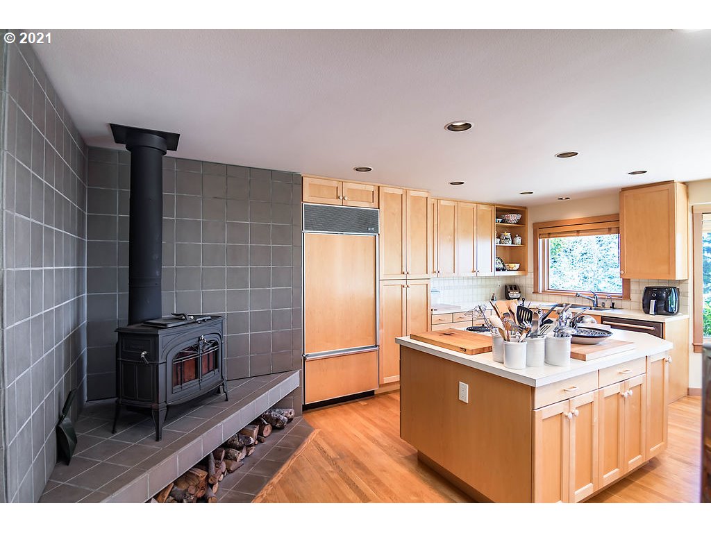 2724 North 3 Rocks Road Otis, OR 97368 - Photo 13 of 31 Gallery Image 13