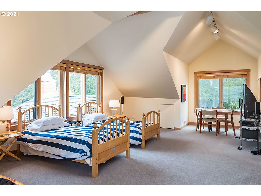 2724 North 3 Rocks Road Otis, OR 97368 - Photo 23 of 31 Gallery Image 23