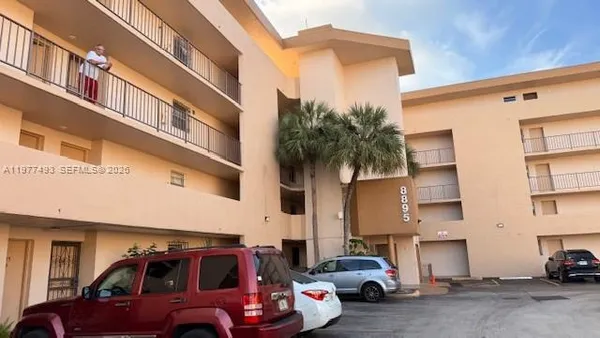 $2,750 | 8895 Fontainebleau Boulevard, Unit 111, Miami, FL 33172