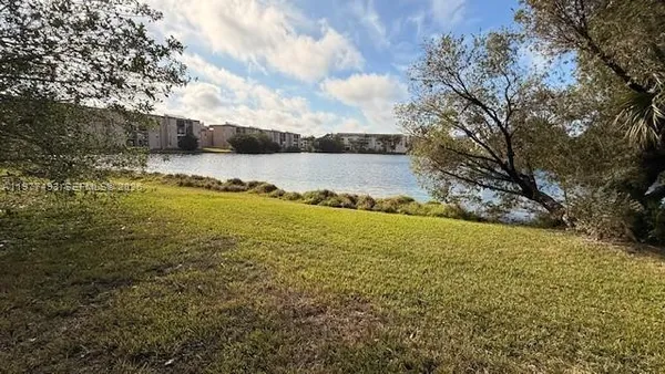 $2,750 | 8895 Fontainebleau Boulevard, Unit 111, Miami, FL 33172