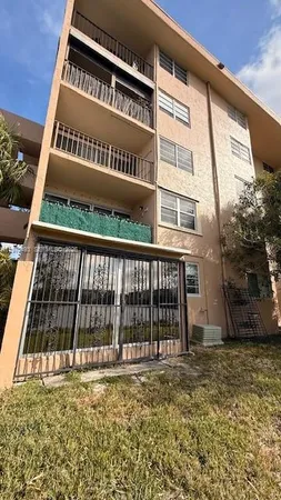 $2,750 | 8895 Fontainebleau Boulevard, Unit 111, Miami, FL 33172
