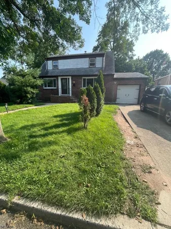 $639,900 | 80 Circle Driveway, Teaneck, NJ 07666