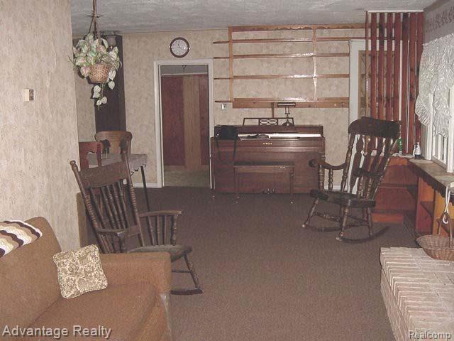 6174 High Road Algonac, MI 48001 - Photo 6 of 18 6174 High livng rm