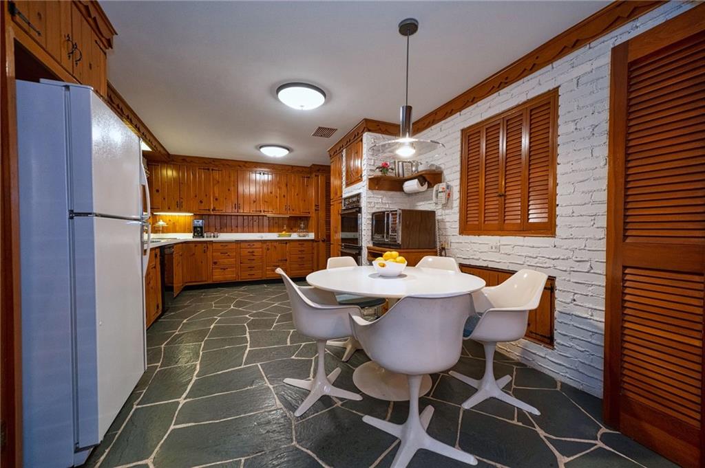 788 Elm Spring Road Pittsburgh, PA 15243 - Photo 11 of 25 Eat-in area of kitchen. Abundant storage space!