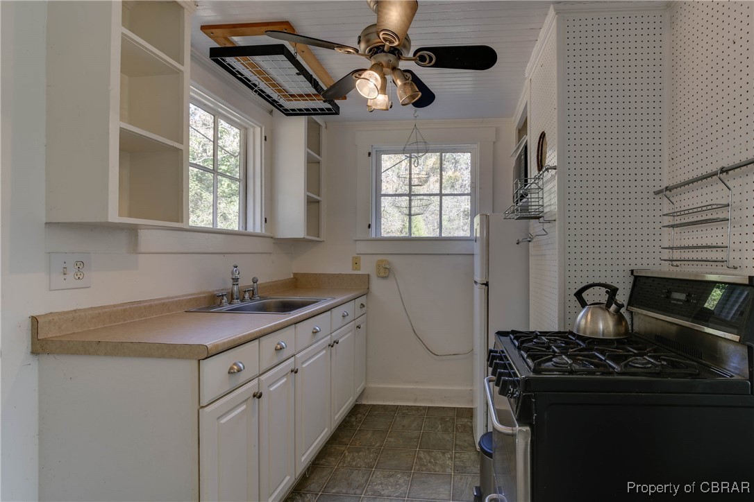 5523 White Hall Road Gloucester, VA 23061 - Photo 43 of 48 Cottage Kitchen