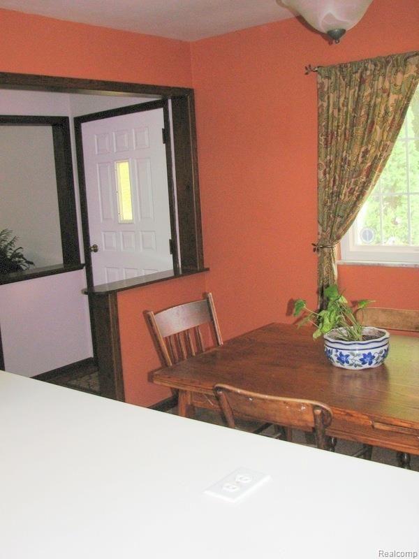 3636 Section Road Lambertville, MI 48144 - Photo 19 of 44 19_din.jpg