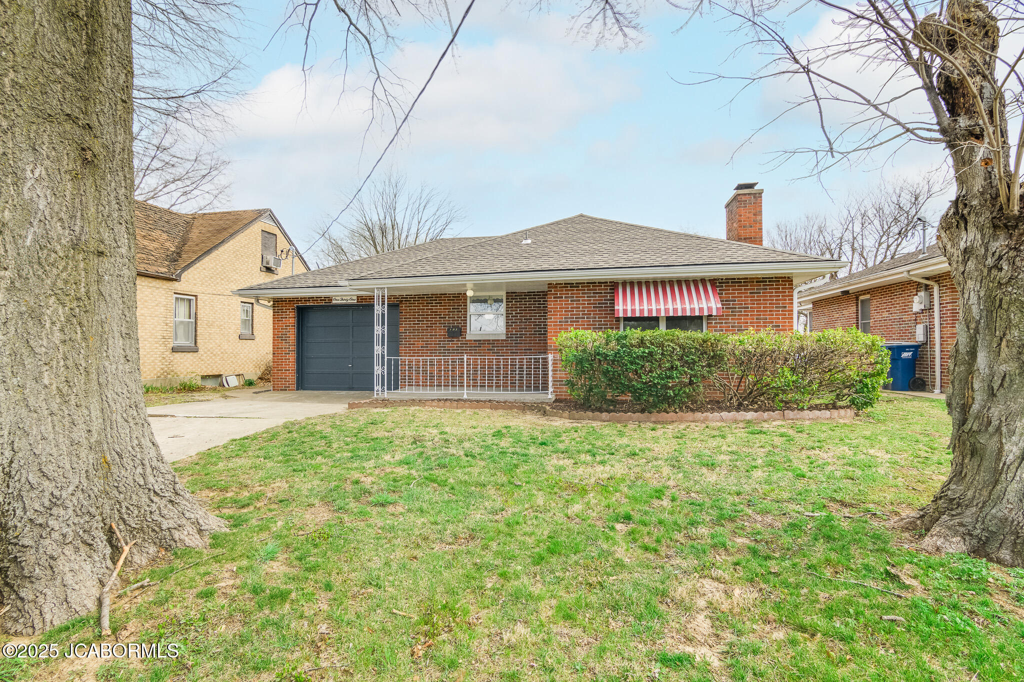 131 Riverside Drive Jefferson City, MO 65101 - Photo 1 of 1