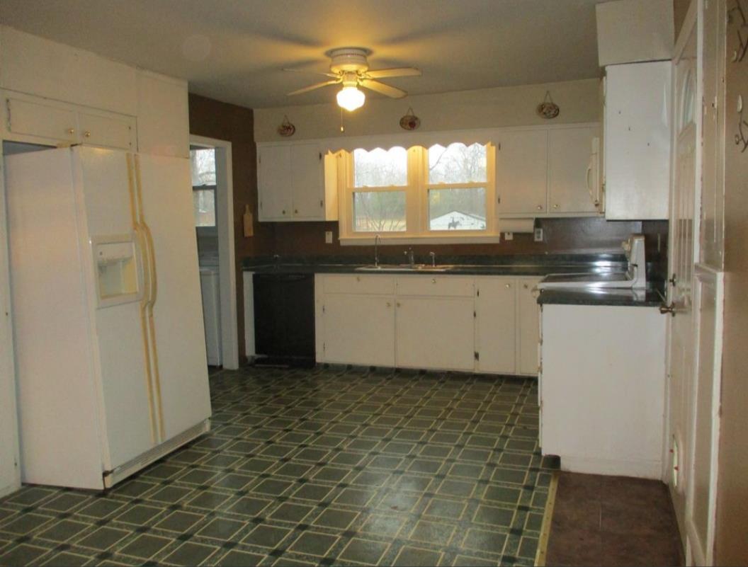2115 Warren Road Manchester, TN 37355 - Photo 2 of 22