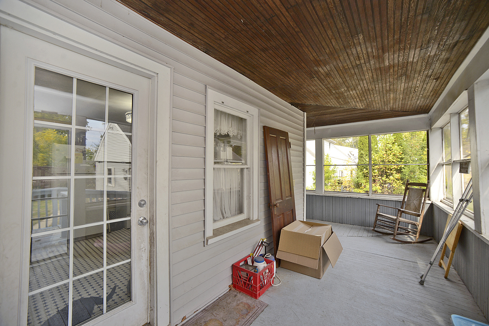 1050 State Street Ottawa, IL 61350 - Photo 21 of 25 a bedroom with furniture and a large window