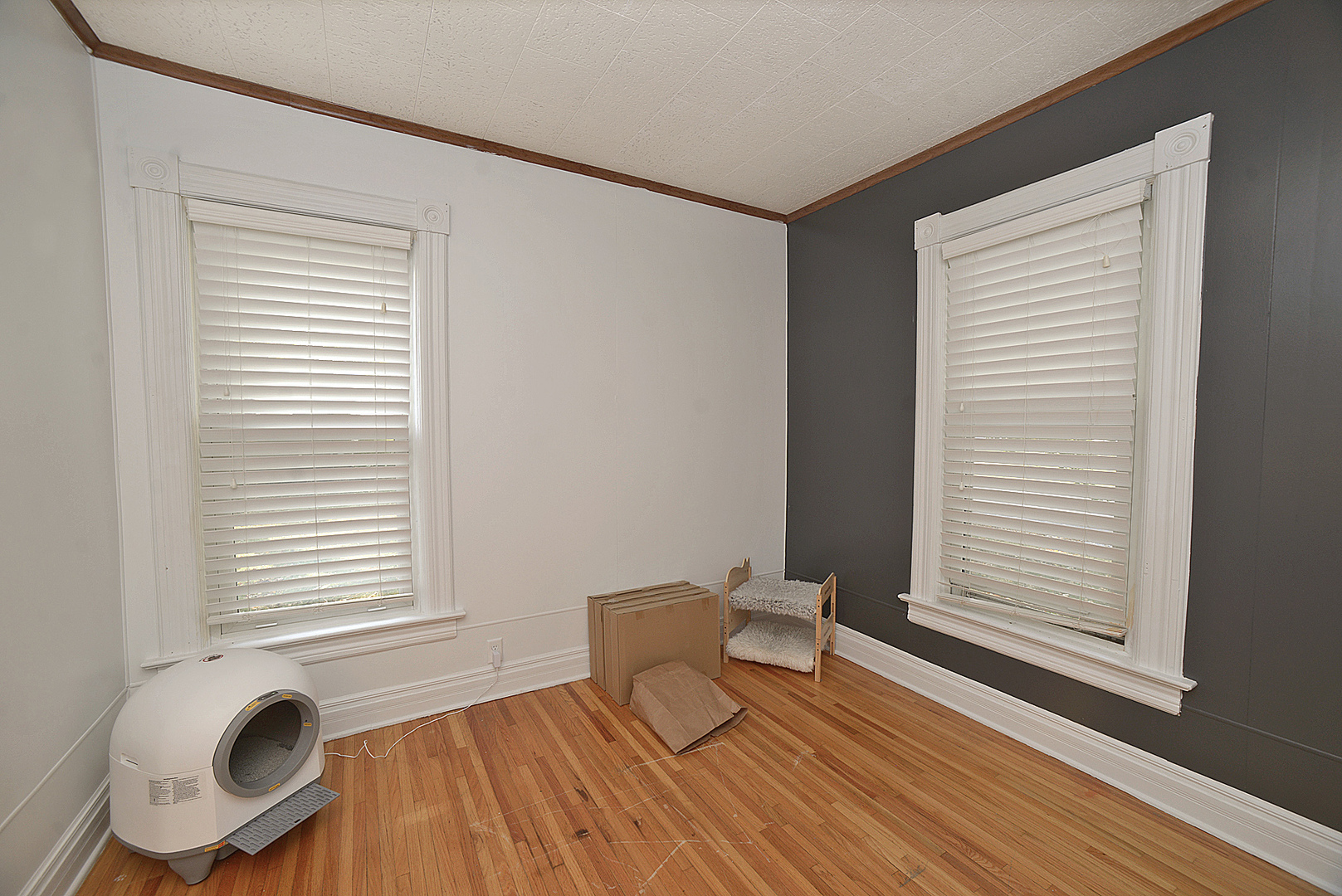 1050 State Street Ottawa, IL 61350 - Photo 9 of 25 a chair and a table in a room