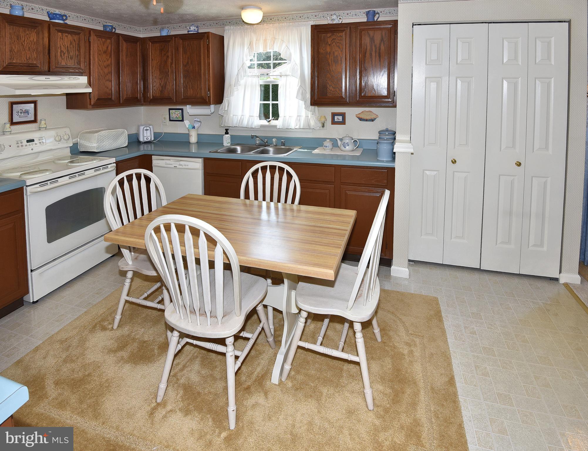 2909 Rockingham Court Pasadena, MD 21122 - Photo 9 of 49 Eat-in kitchen with pantry