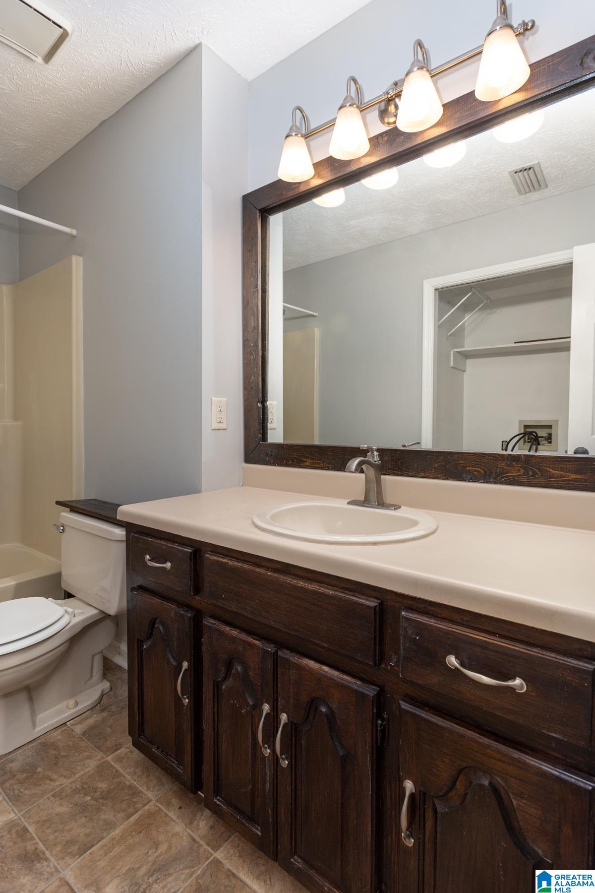1736 Roundhill Road Weaver, AL 36277 - Photo 21 of 34