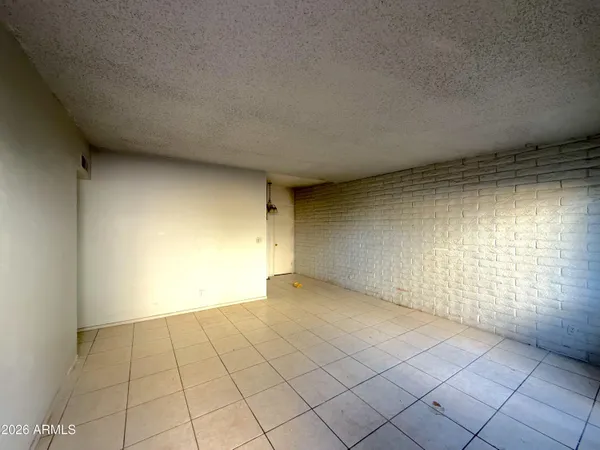 $1,000 | 433 West Ray Road, Unit C, Chandler, AZ 85225