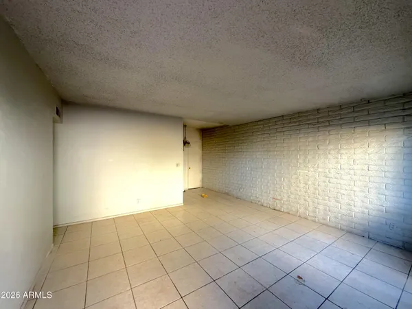 $1,000 | 433 West Ray Road, Unit C, Chandler, AZ 85225