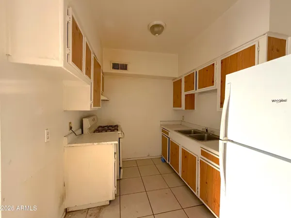 $1,000 | 433 West Ray Road, Unit C, Chandler, AZ 85225