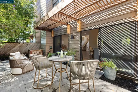 $1,028,000 | 1943 Highridge Court, Walnut Creek, CA 94597