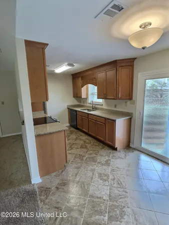 $1,695 | 3910 Yosemite Drive, Ocean Springs, MS 39564