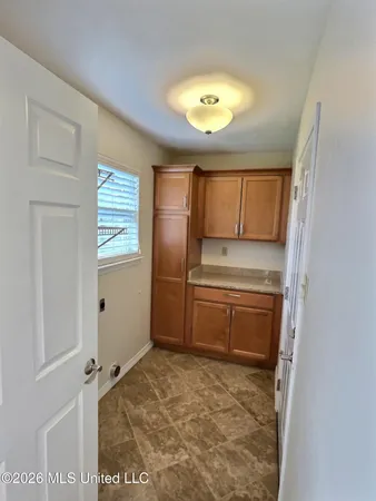 $1,695 | 3910 Yosemite Drive, Ocean Springs, MS 39564