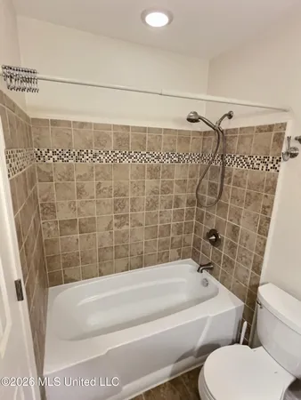 $1,695 | 3910 Yosemite Drive, Ocean Springs, MS 39564