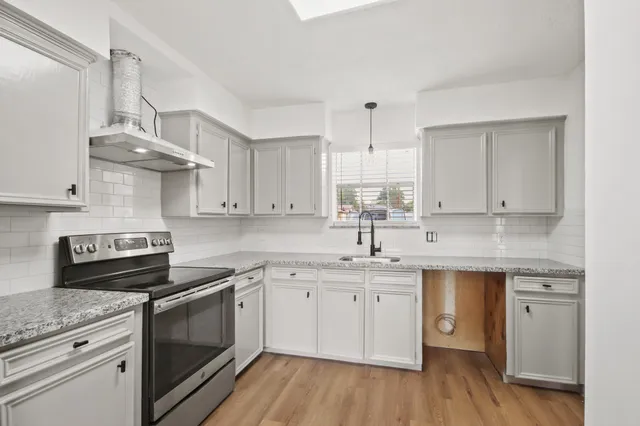 $1,450 | 1600 Hazelwood Street, Unit A, Conroe, TX 77301