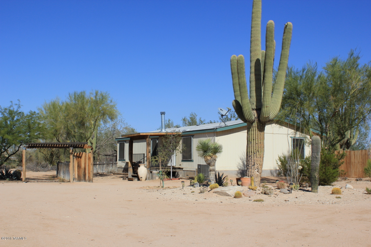 7060 North Gemstone Road Tucson, AZ 85743 - Photo 1 of 20