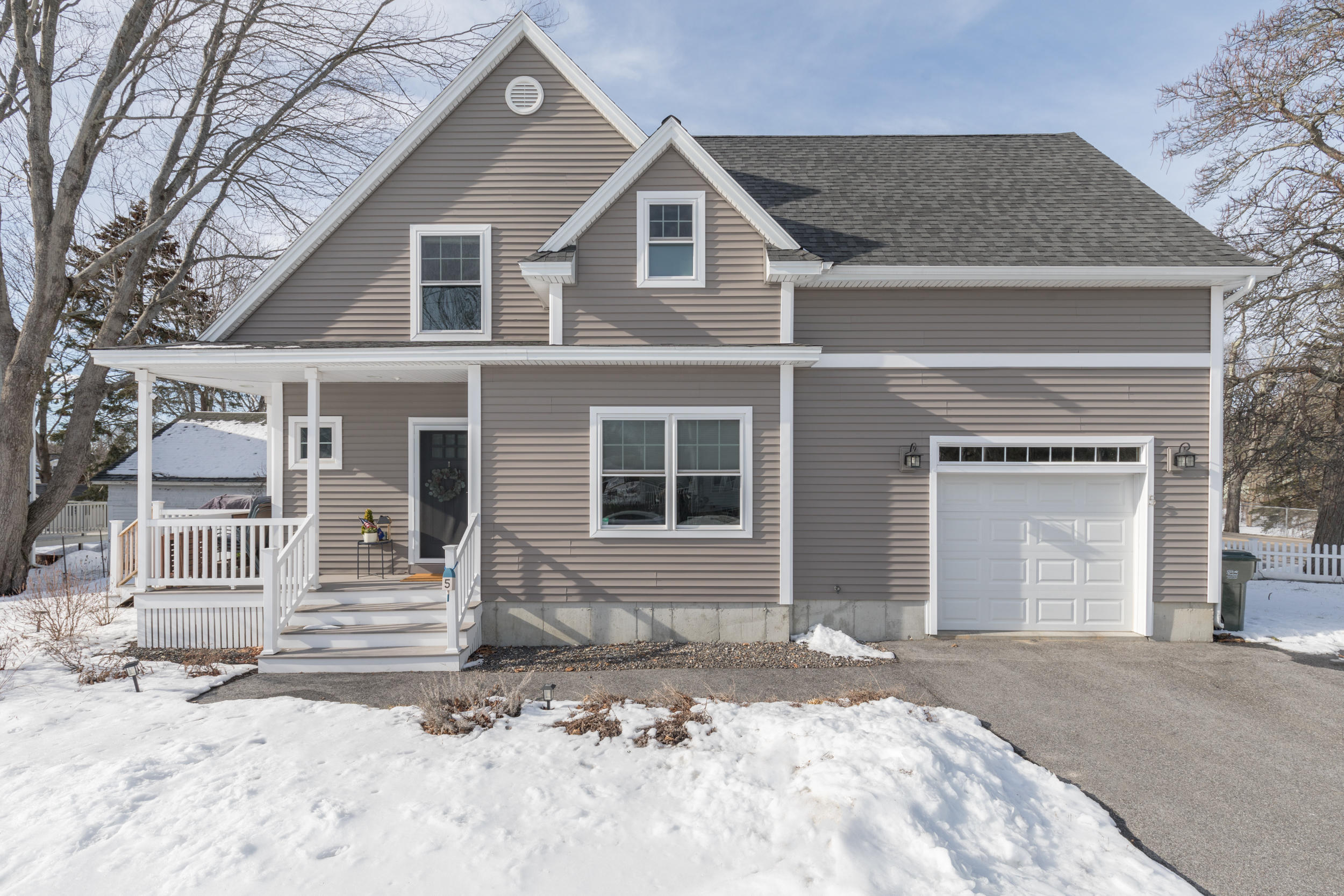 5 Cumberland Road South Portland, ME 04106 - Photo 1 of 22 5 Cumberland Road
