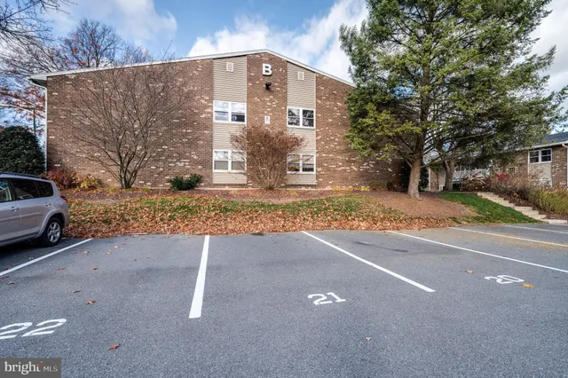 $2,000 | 2912 State Hill Road, Unit B2, Wyomissing, PA 19610